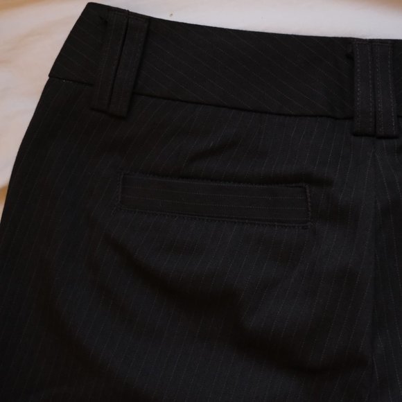 Banana Republic Low rise Pinstriped trouser(US 0P) - Picture 9 of 14